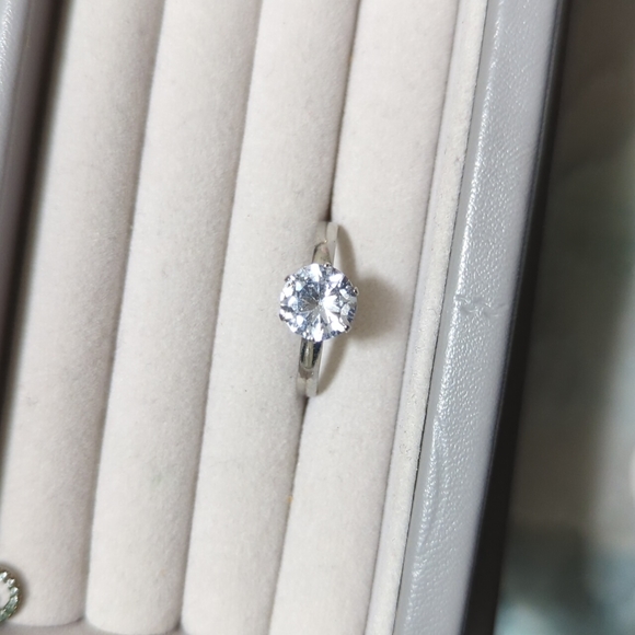 Silver ring! - Picture 2 of 3